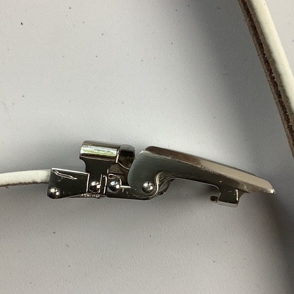 Slidebelts  White Unisex Ratchet Belt. - Picture 8 of 8